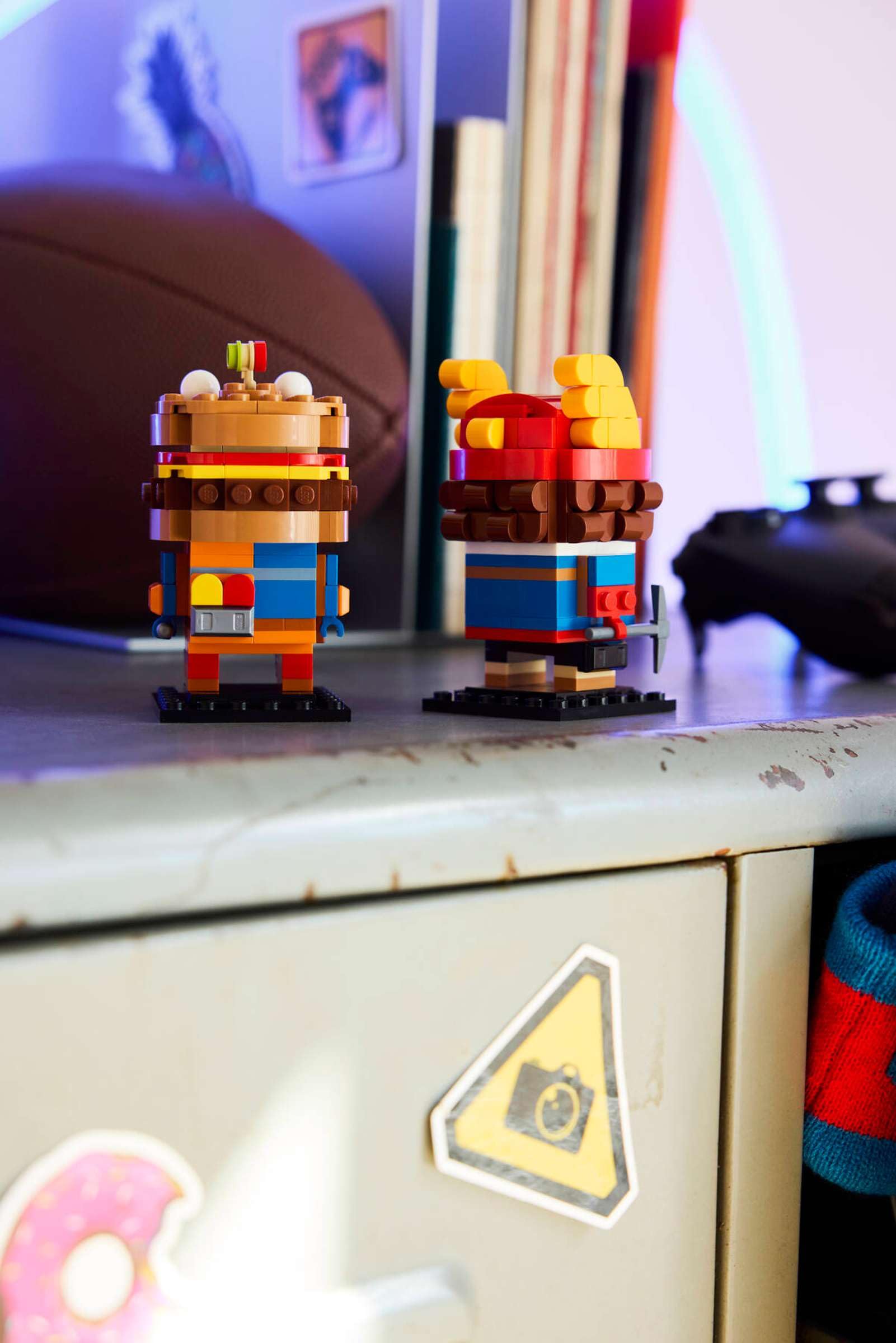 LEGO® Fortnite® BrickHeadz™ Beef Boss & Skye Figures (40910) building set for kids ages 10 and up - Image 5