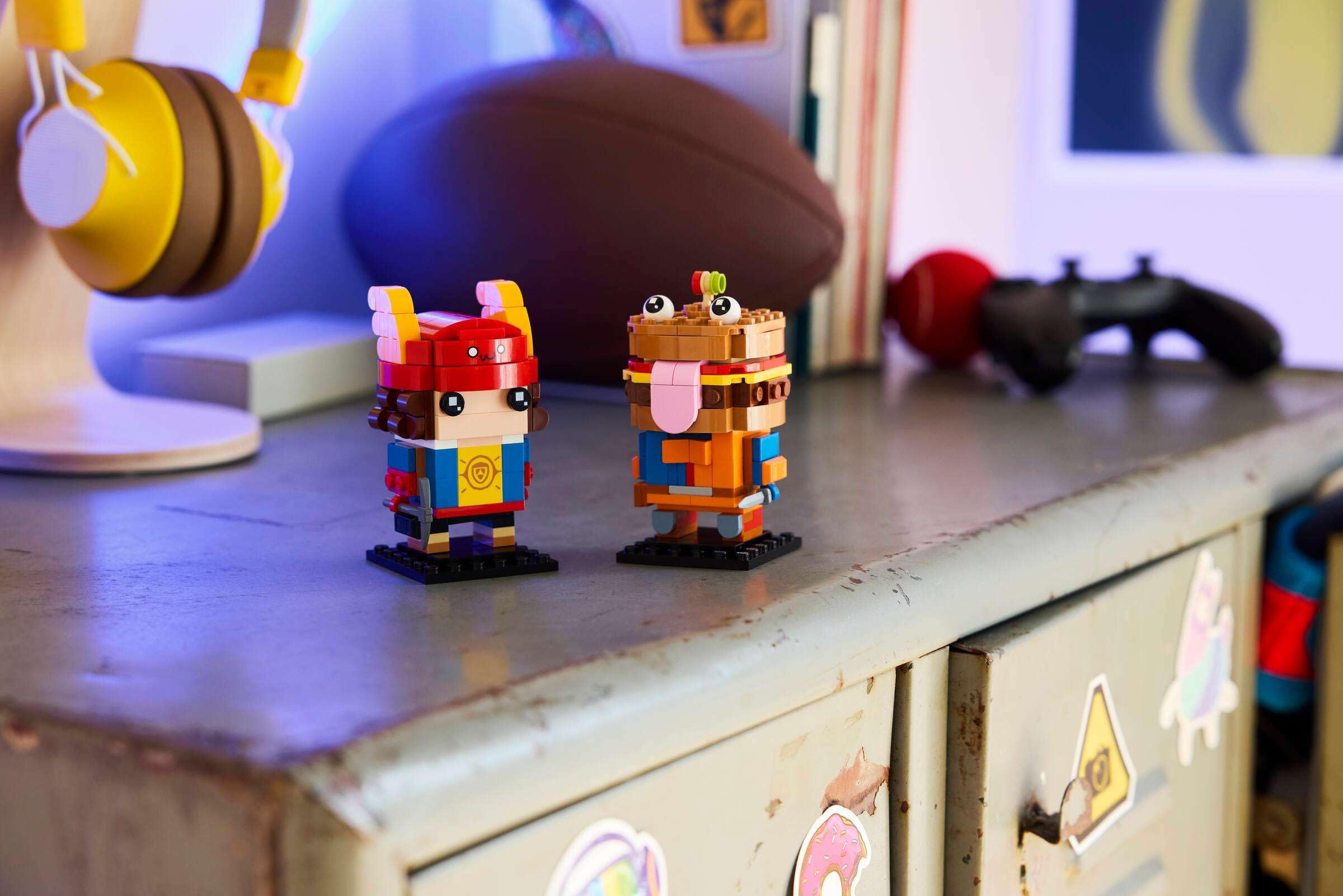LEGO® Fortnite® BrickHeadz™ Beef Boss & Skye Figures (40910) building set for kids ages 10 and up - Image 6